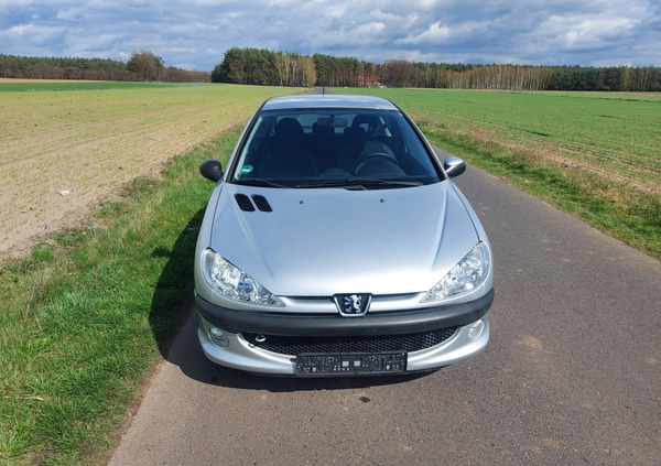 Peugeot 206 cena 7900 przebieg: 104000, rok produkcji 2009 z Gostyń małe 121
